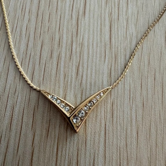 #4-Christian Dior Vintage V Shape Gold Tone and Clear Rhinestones Necklace - Picture 6 of 7